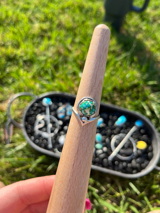 Turquoise V Ring (size 7)
